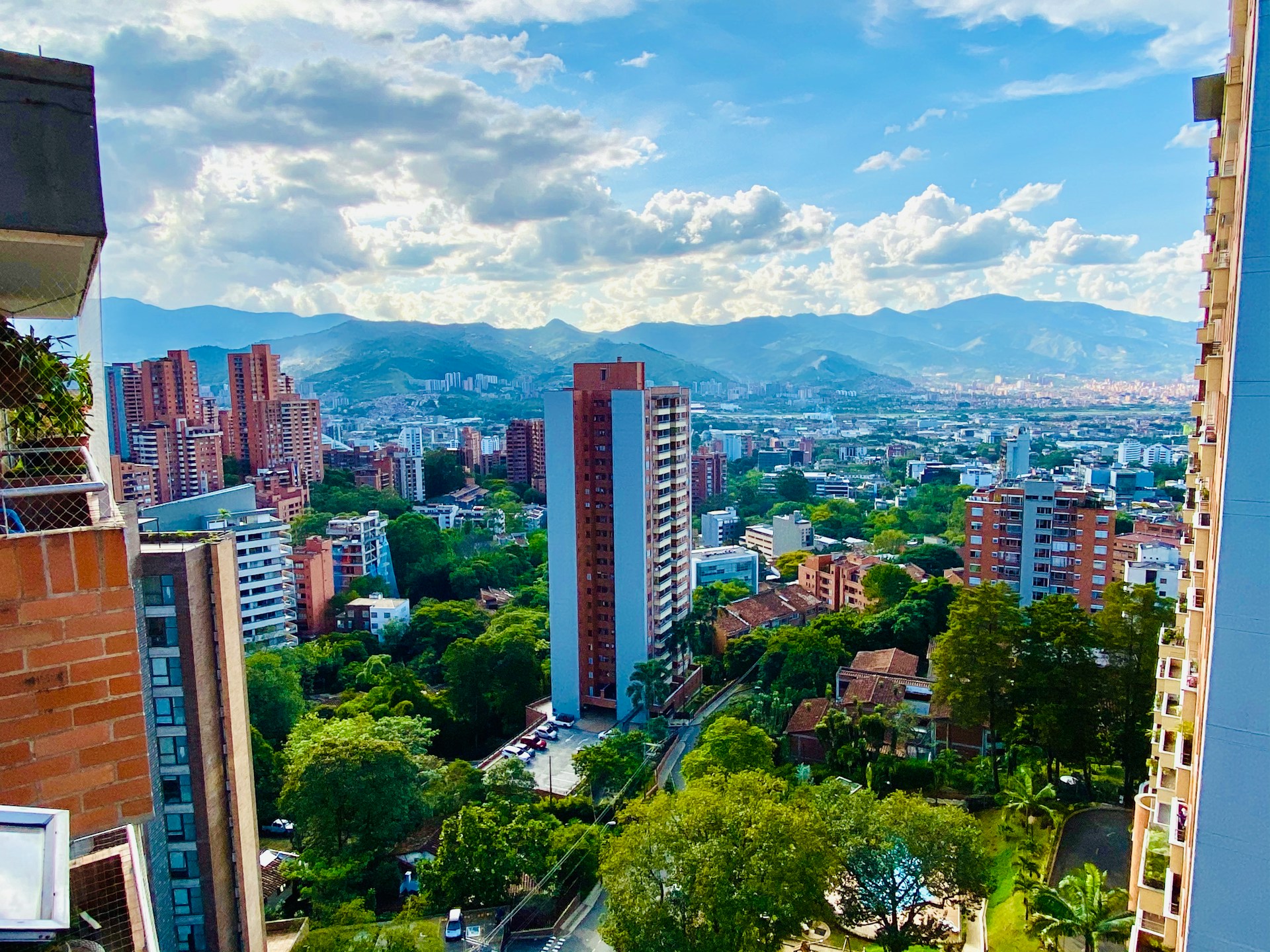 jalan hijau di Medellin