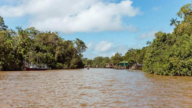 Mendekati Pulau Combu